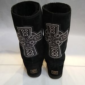 Koolaburra Celtic Cross Boots